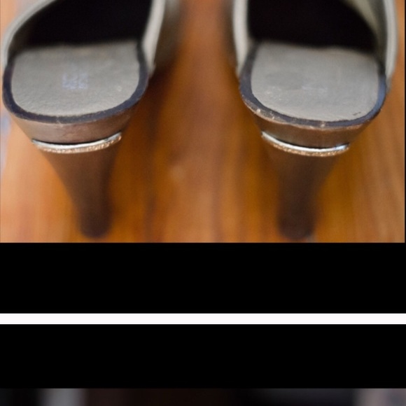 Michael Kors Gold leather wood heel mules - Picture 3 of 8